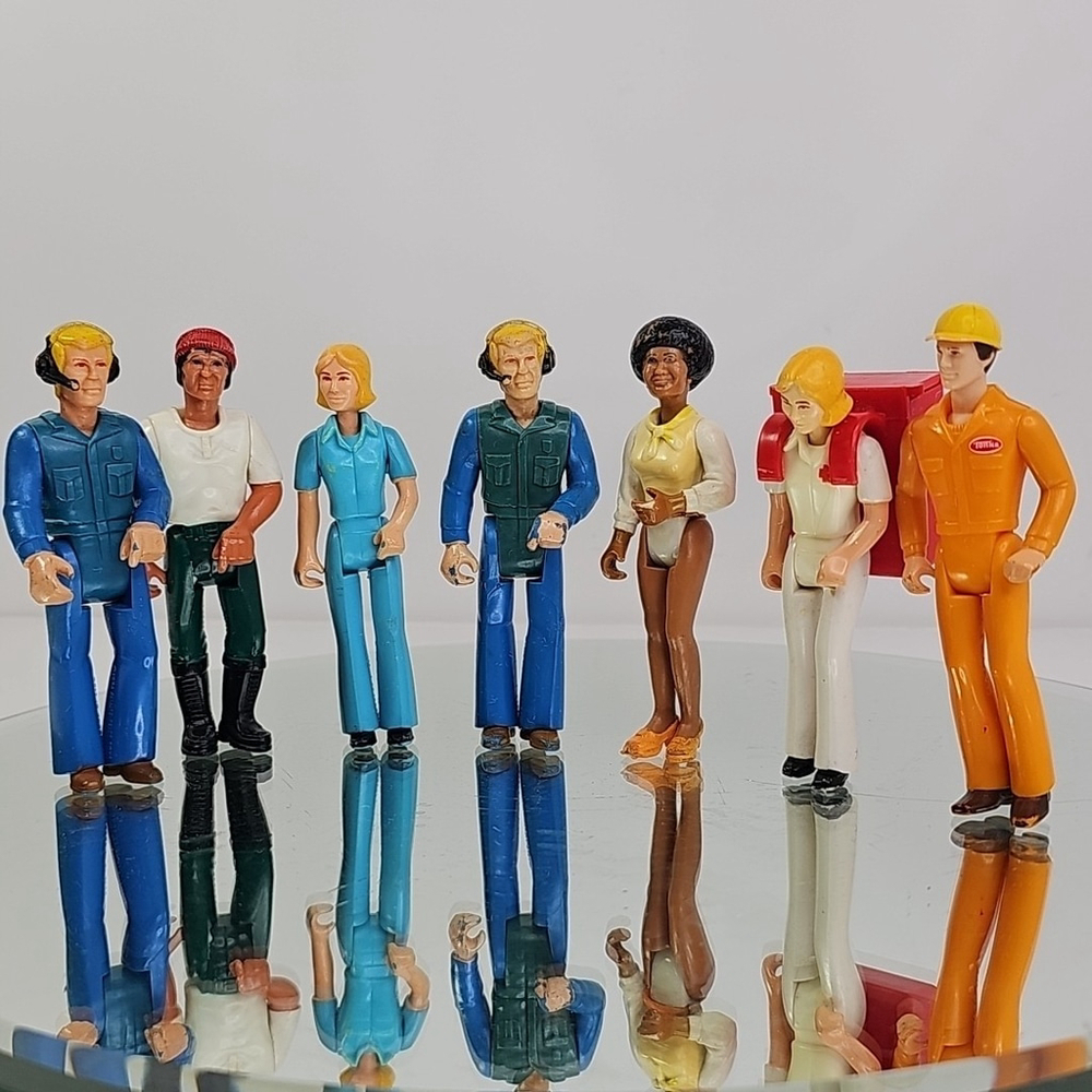 7 Fisher Price Action People Action Figures In Used Condition
